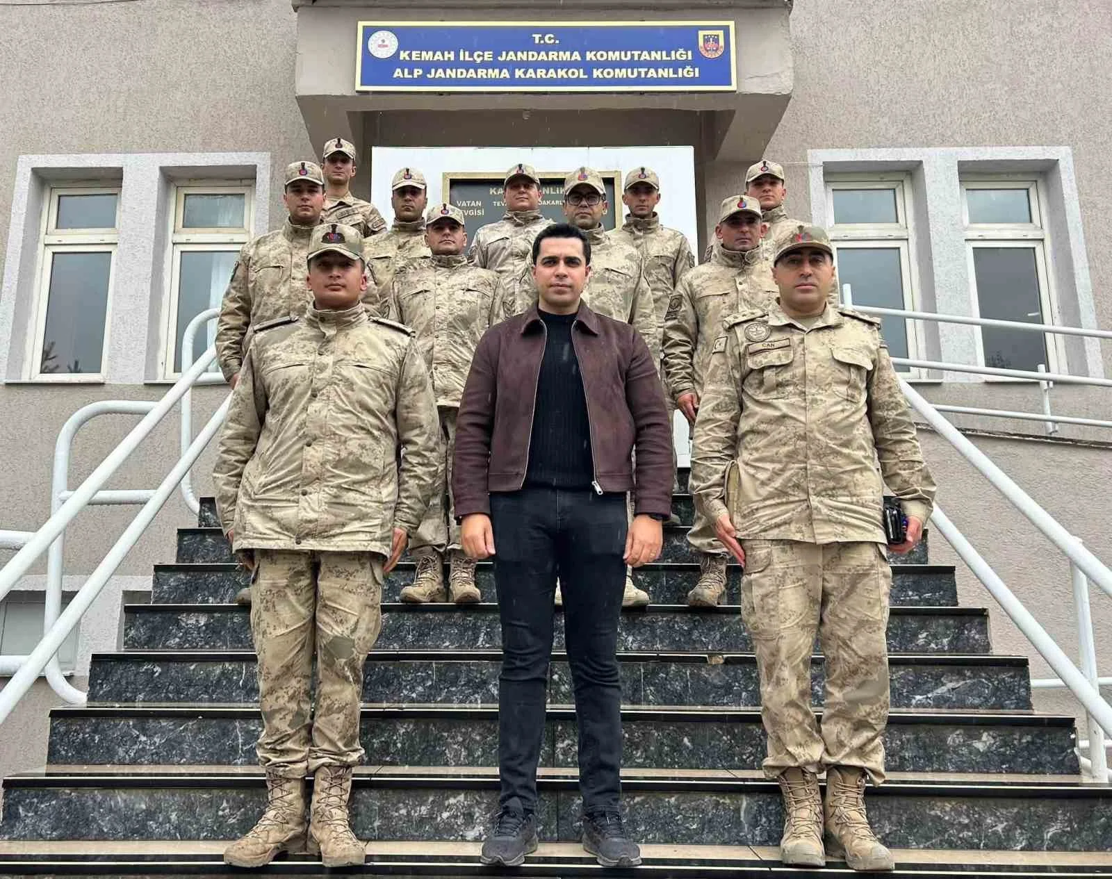 Kemah Kaymakamı Tutay’dan Alp Jandarma Karakolu’na ziyaret