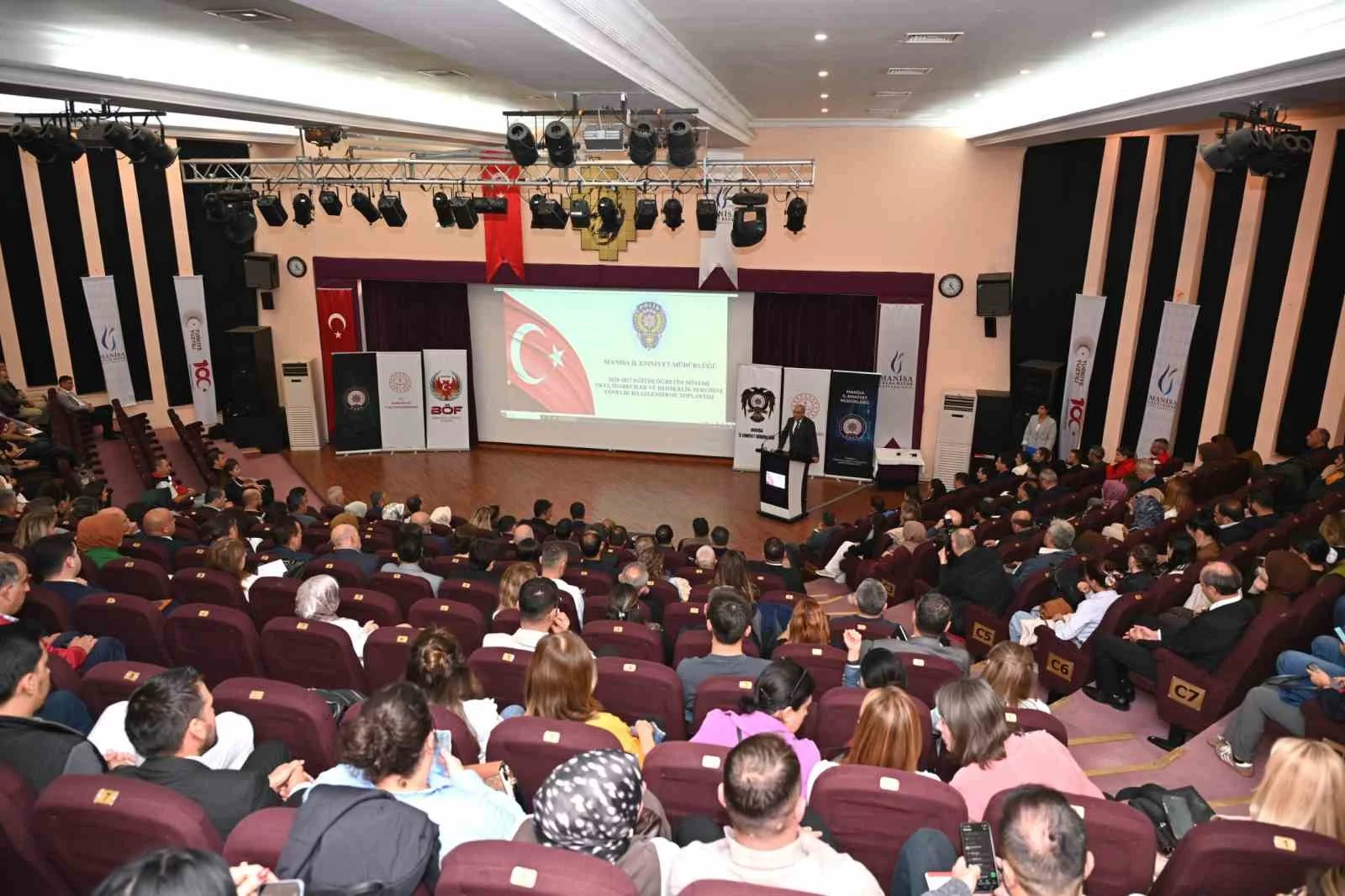 Manisa’da okul yöneticileri ve rehber öğretmenlere güvenlik eğitimi
