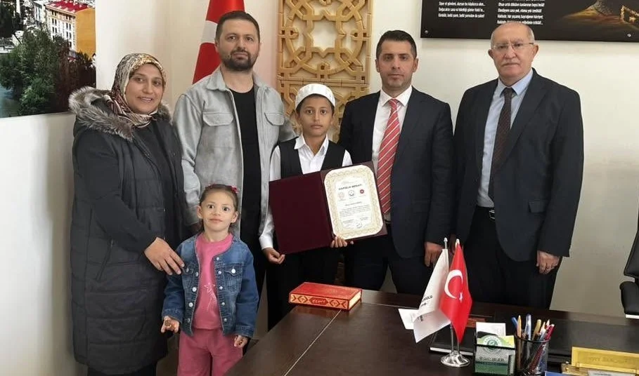 Bayburt’ta örgün eğitimle birlikte hafızlık programı 154’üncü mezununu verdi