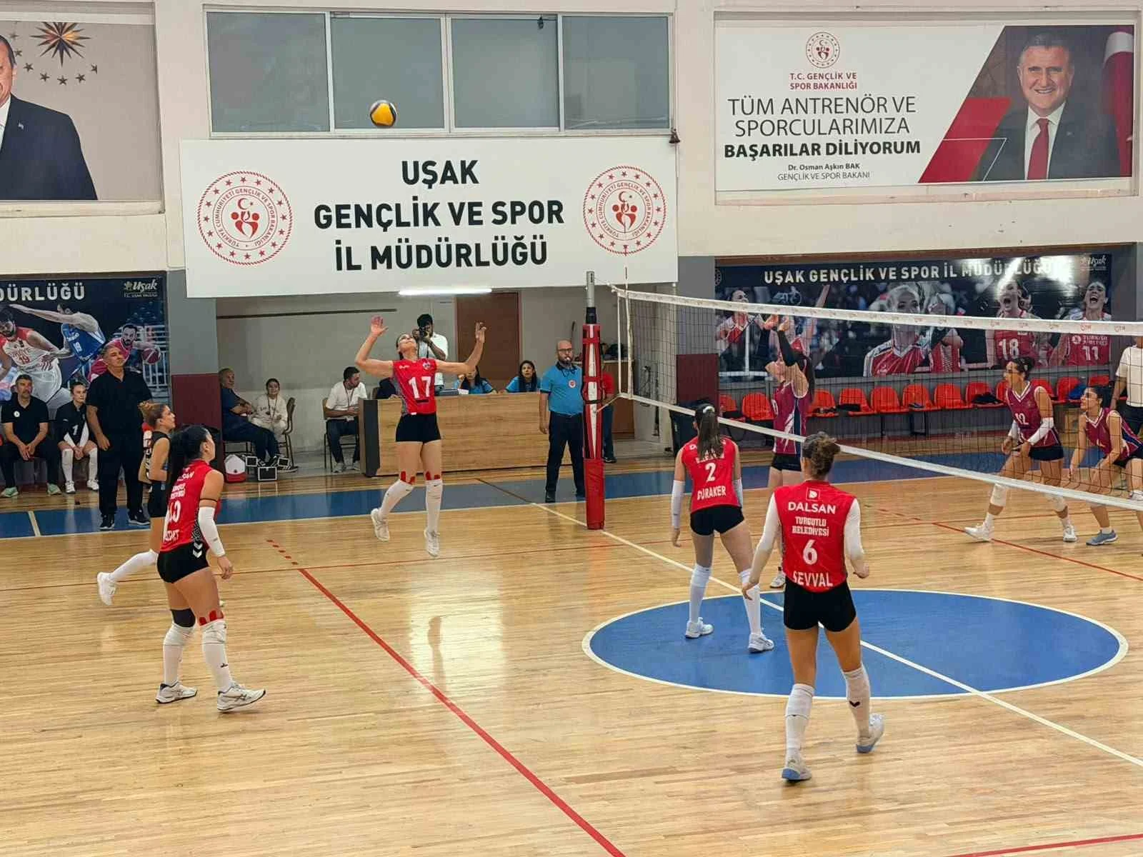 Turgutlu’nun Sultanları liderlik koltuğunas oturdu