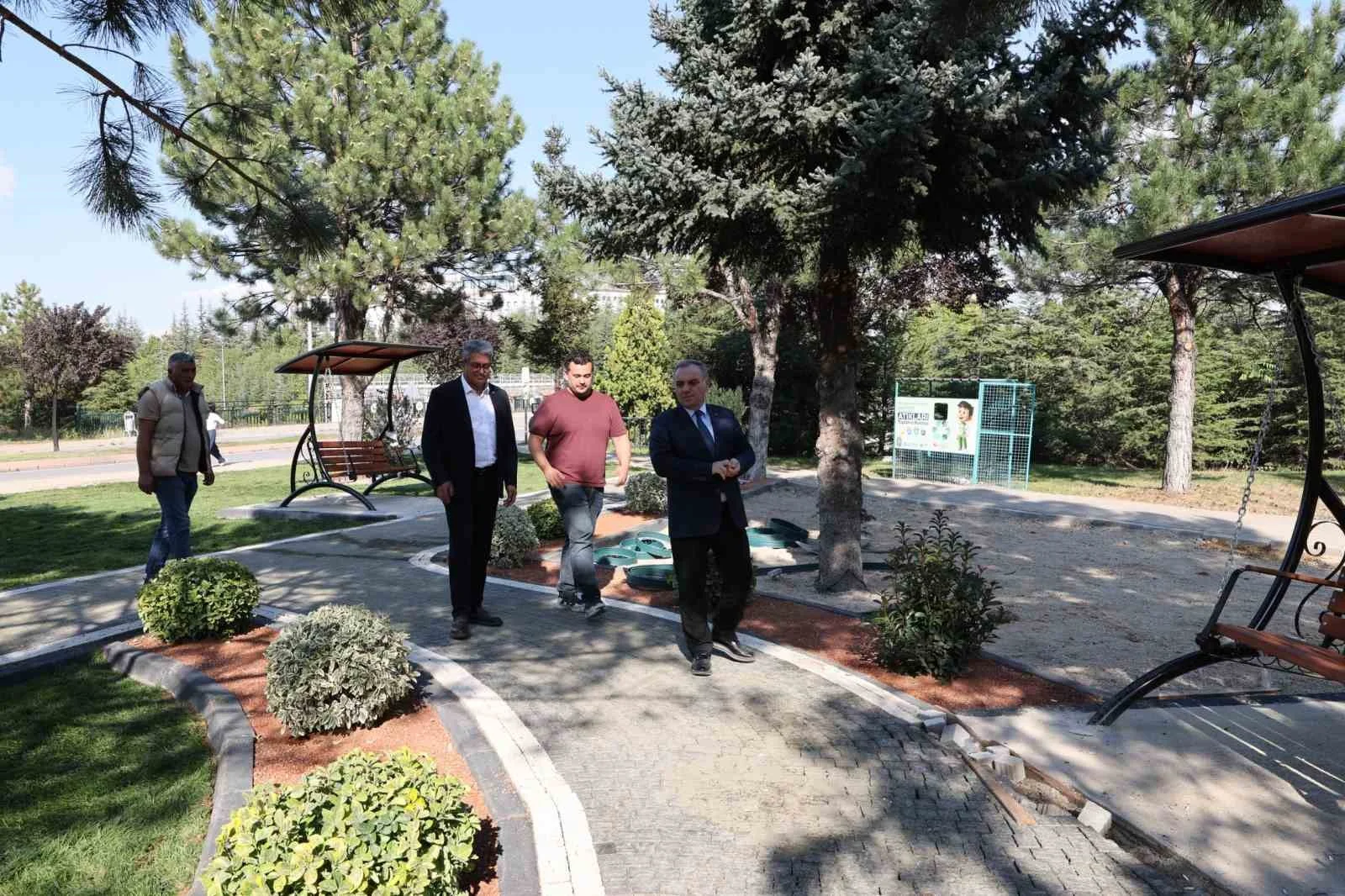 Rektör Prof. Dr. Altun, yapımı devam eden parkı inceledi