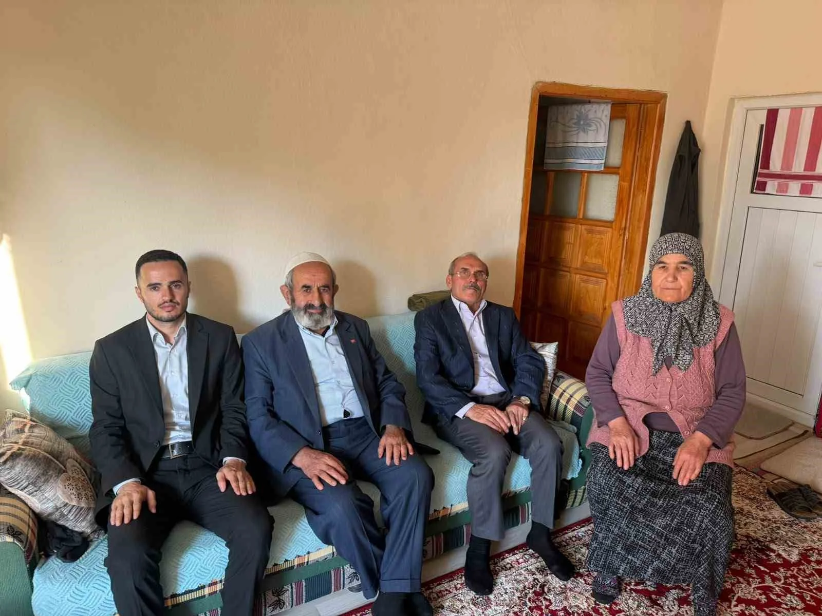 MHP’li heyetten Kuluncak’ta şehit ailelerine ziyaret