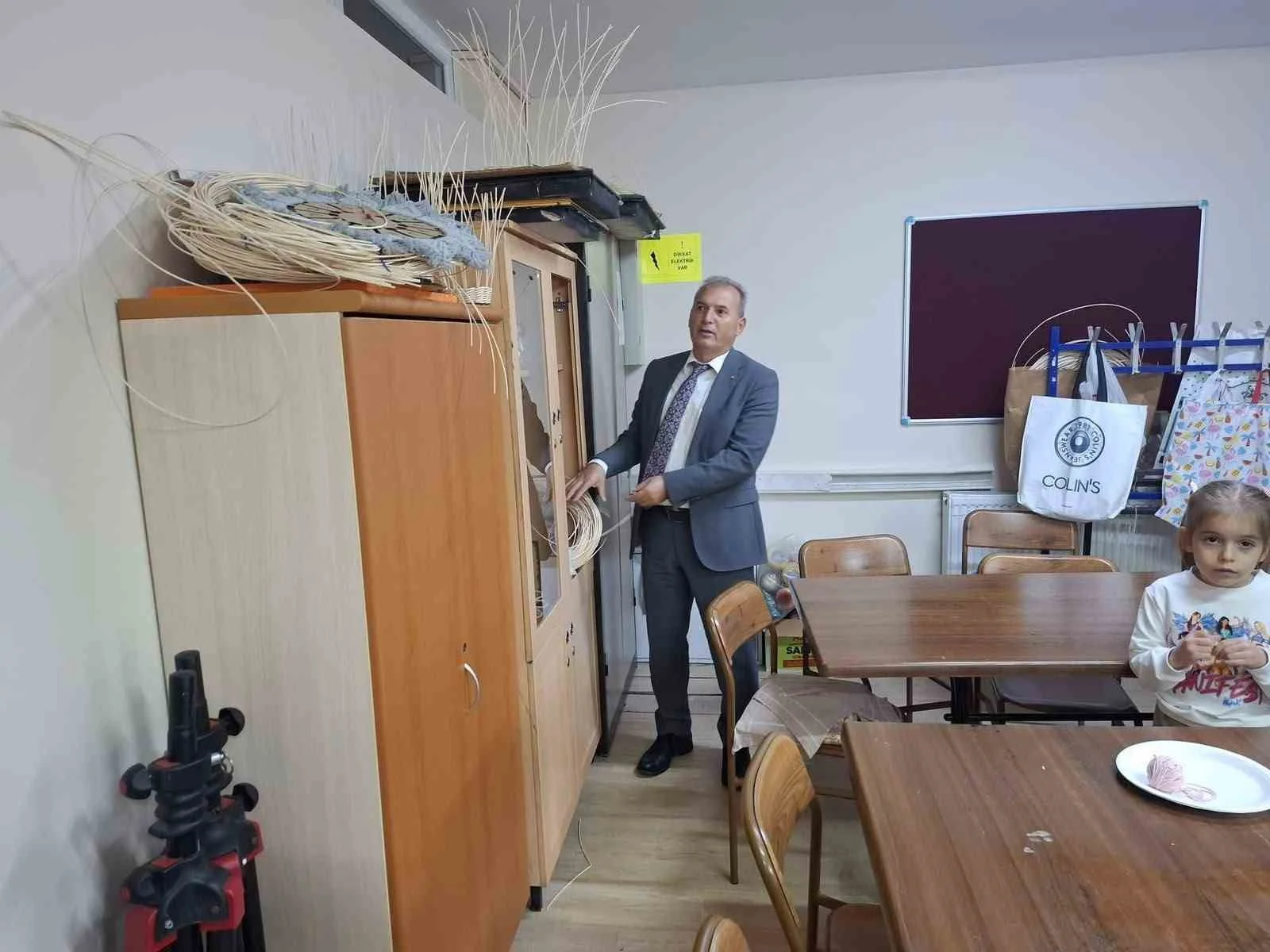 Eğitim yöneticileri sahadaki ihtiyaçları yerinde belirliyor