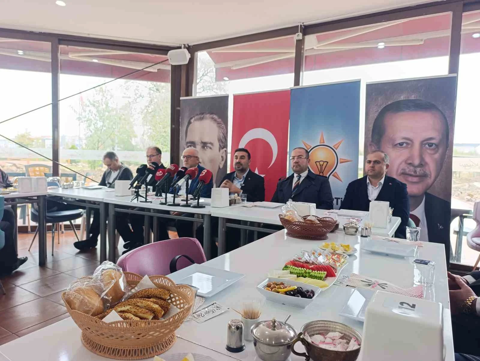 Kavak:"Bizim derdimiz koltuk değil, hizmettir"