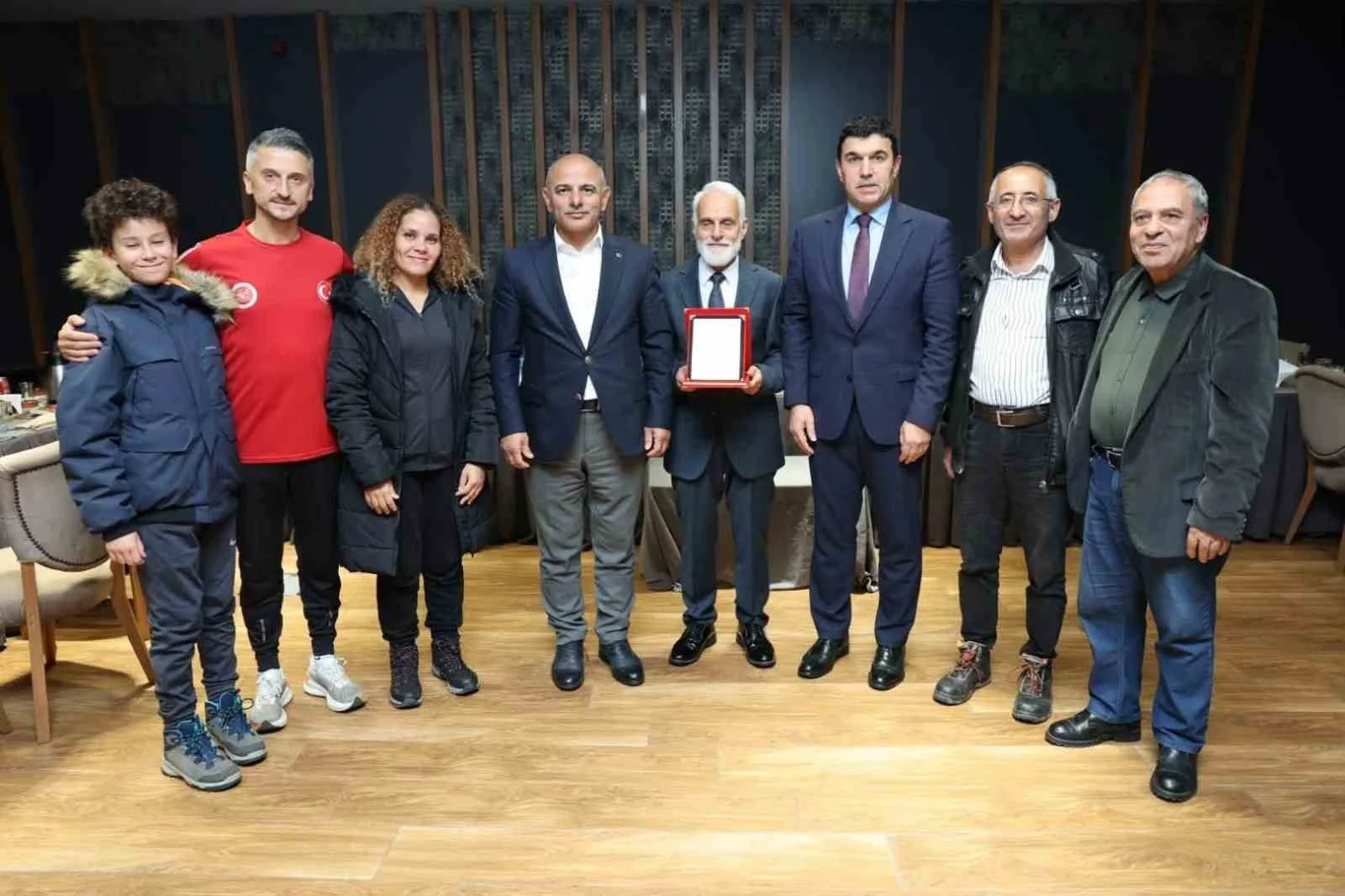 76 yaşında 10 kilometreyi 57 dakikada koşup şampiyon oldu