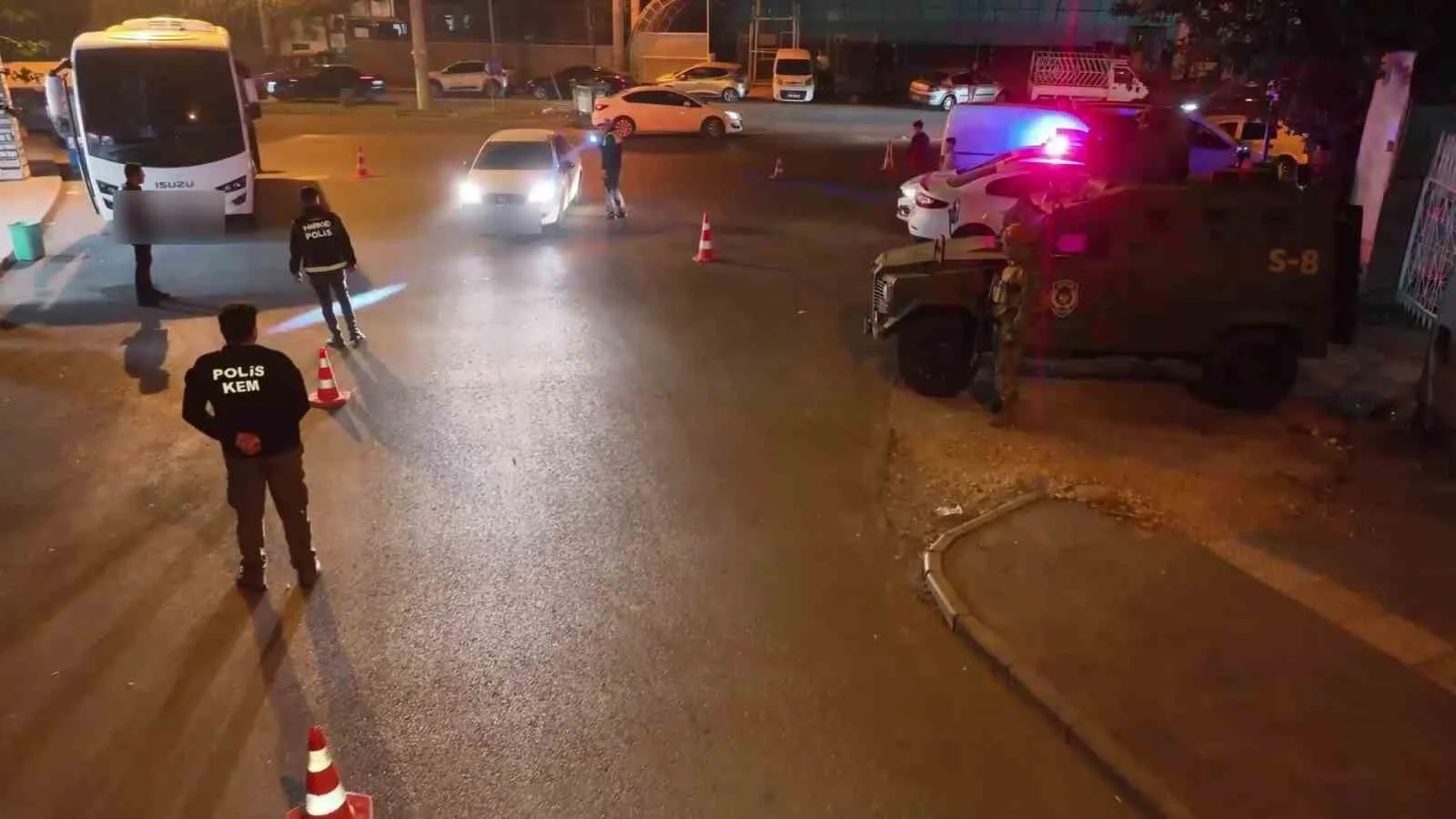 Diyarbakır’da asayiş uygulamaları: Uyuşturucuyu buğday torbalarında gizlemişler