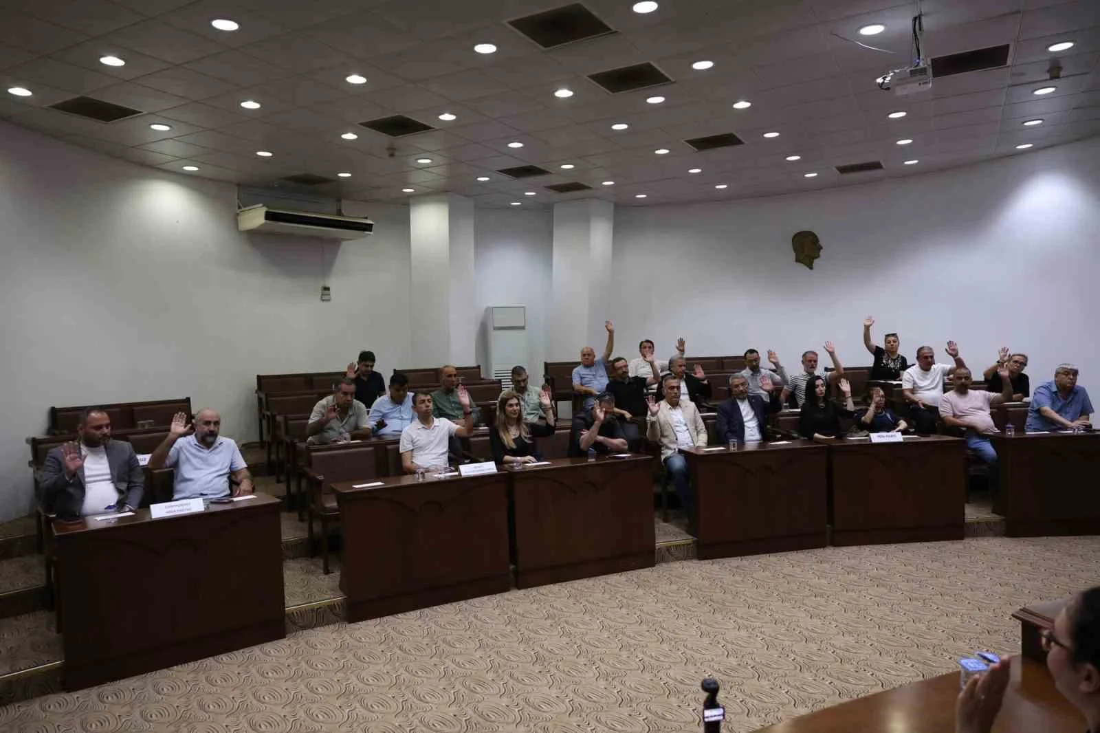 Başkan Tetik, esnafın yanında yer aldı