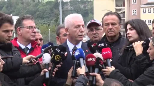 Vali Gül: "Konsere giden 3 vatandaşımız farklı uyuşturucular kullanmışlar. Bunlar adli tıp raporunda tespit edildi. Uyuşturucudan kaynaklı bir ölüm hadisesi. Ölüm ve yaralı olduğu için adli süreç sürüyor"