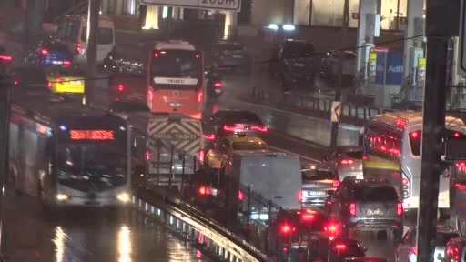 İstanbul’da trafik durma noktasına geldi