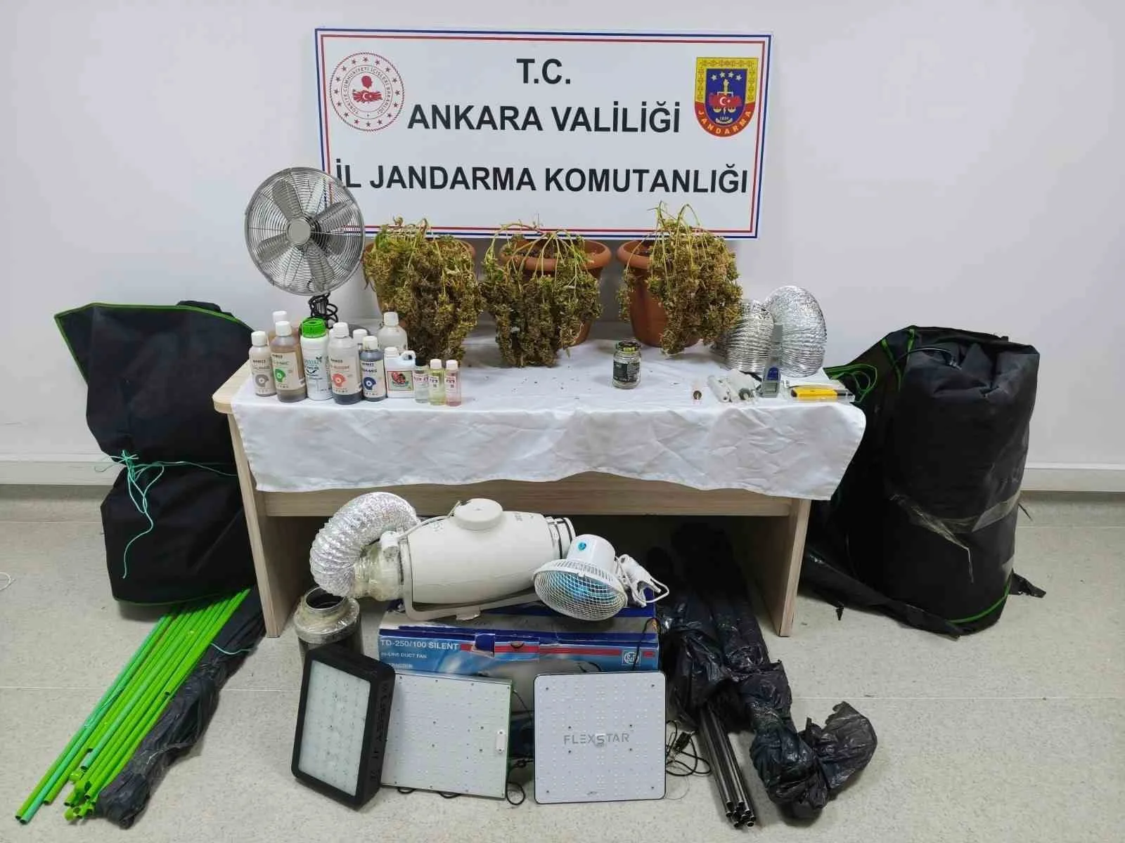 Ankara’da uyuşturucu operasyonu: 1 kilogram metamfetatin ele geçirildi
