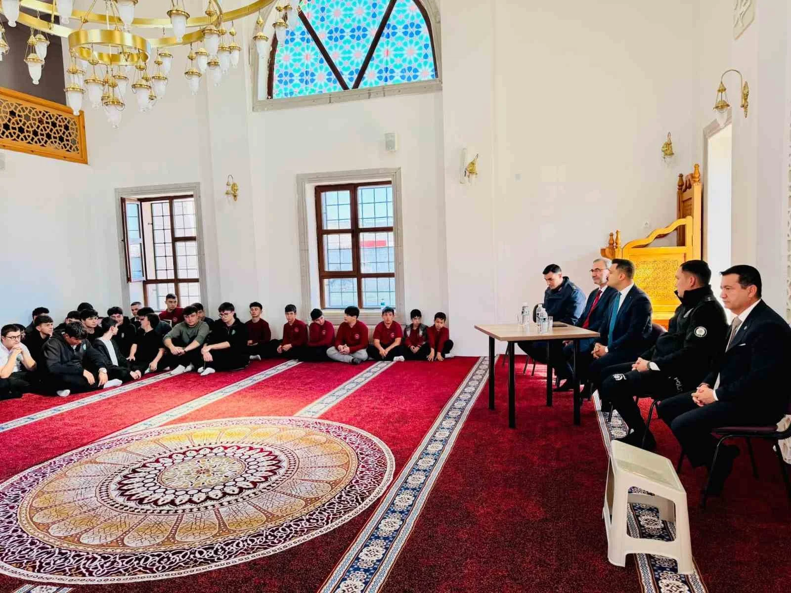Kaymakam Titiz gençlerle buluştu
