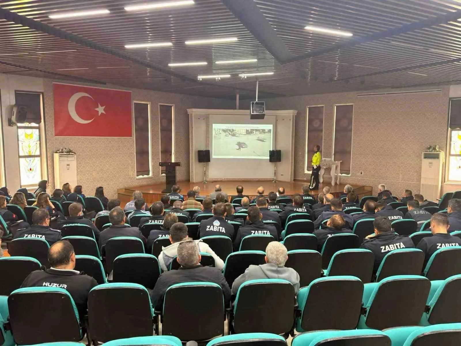 Zabıta ve şoförlere trafik güvenliği eğitimi