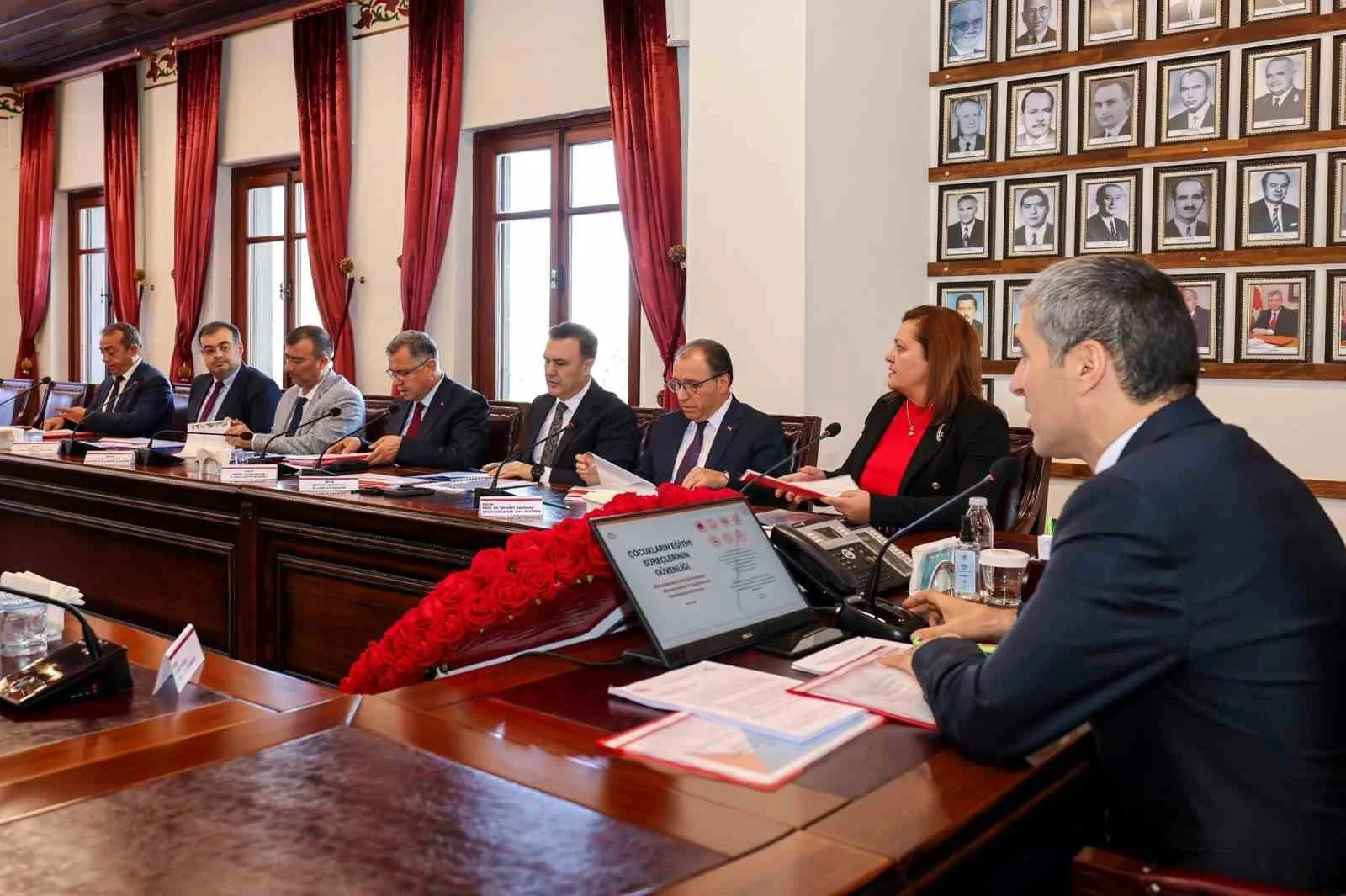 Vali Aktaş başkanlığında Eğitim Güvenliği Toplantısı yapıldı