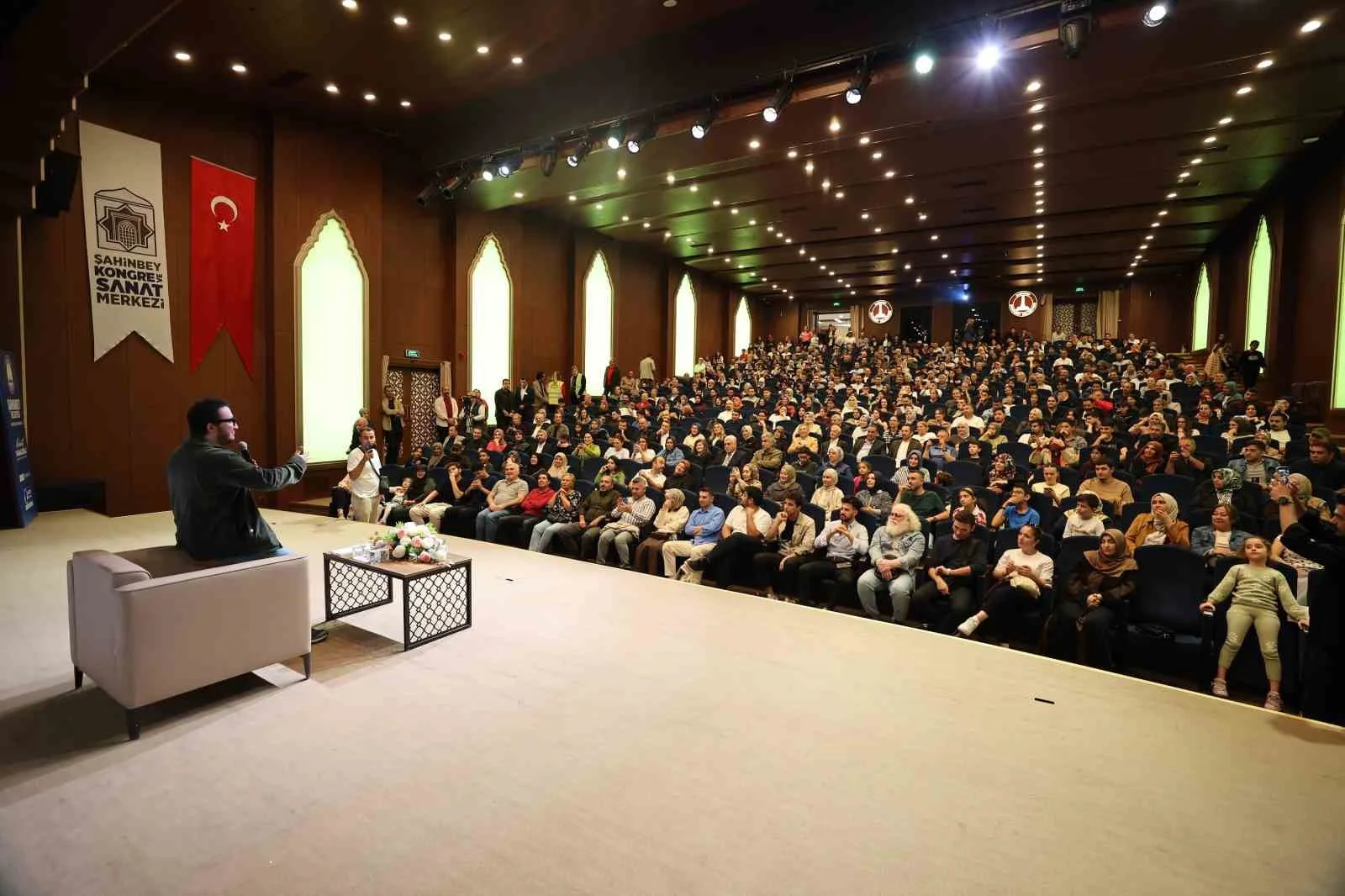 Prof. Dr. Oytun Erbaş evlilik için Başkan Tahmazoğlu’ndan yardım istedi
