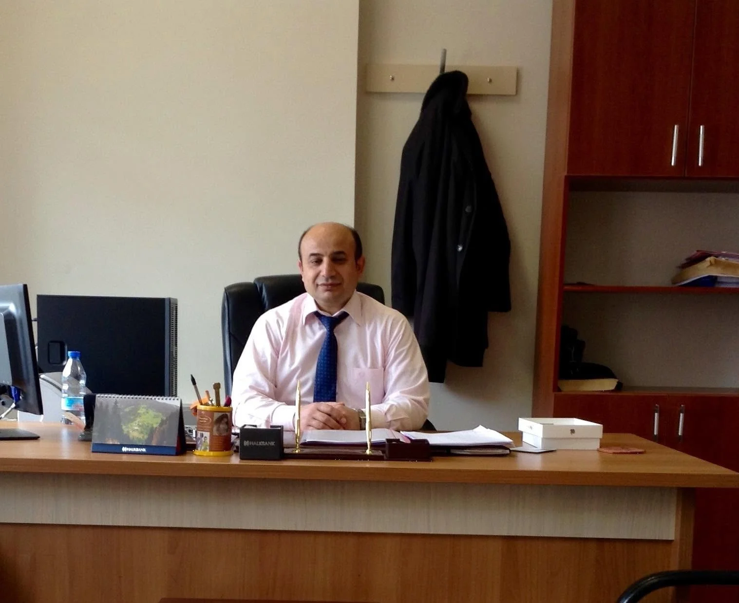 Erzincan’da adliye personeli çatıdan düşerek hayatını kaybetti