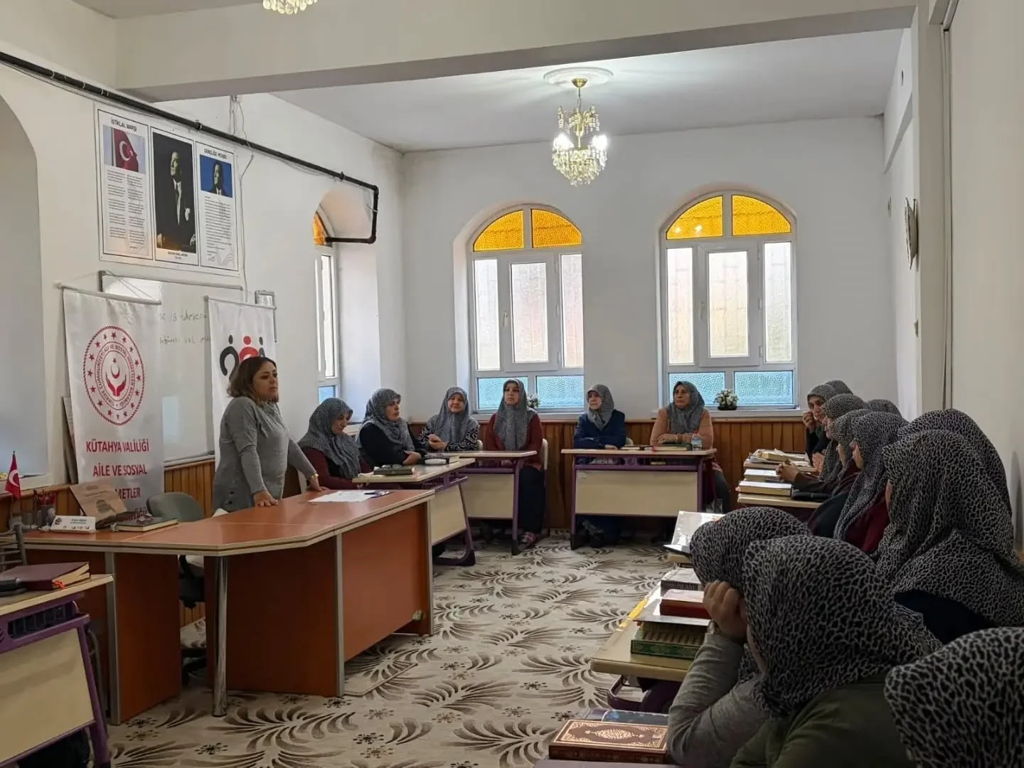 Kütahya’da Kız Kur’an Kursu kursiyerlerine yaşam boyu öğrenme ve dijital okuryazarlık eğitimi