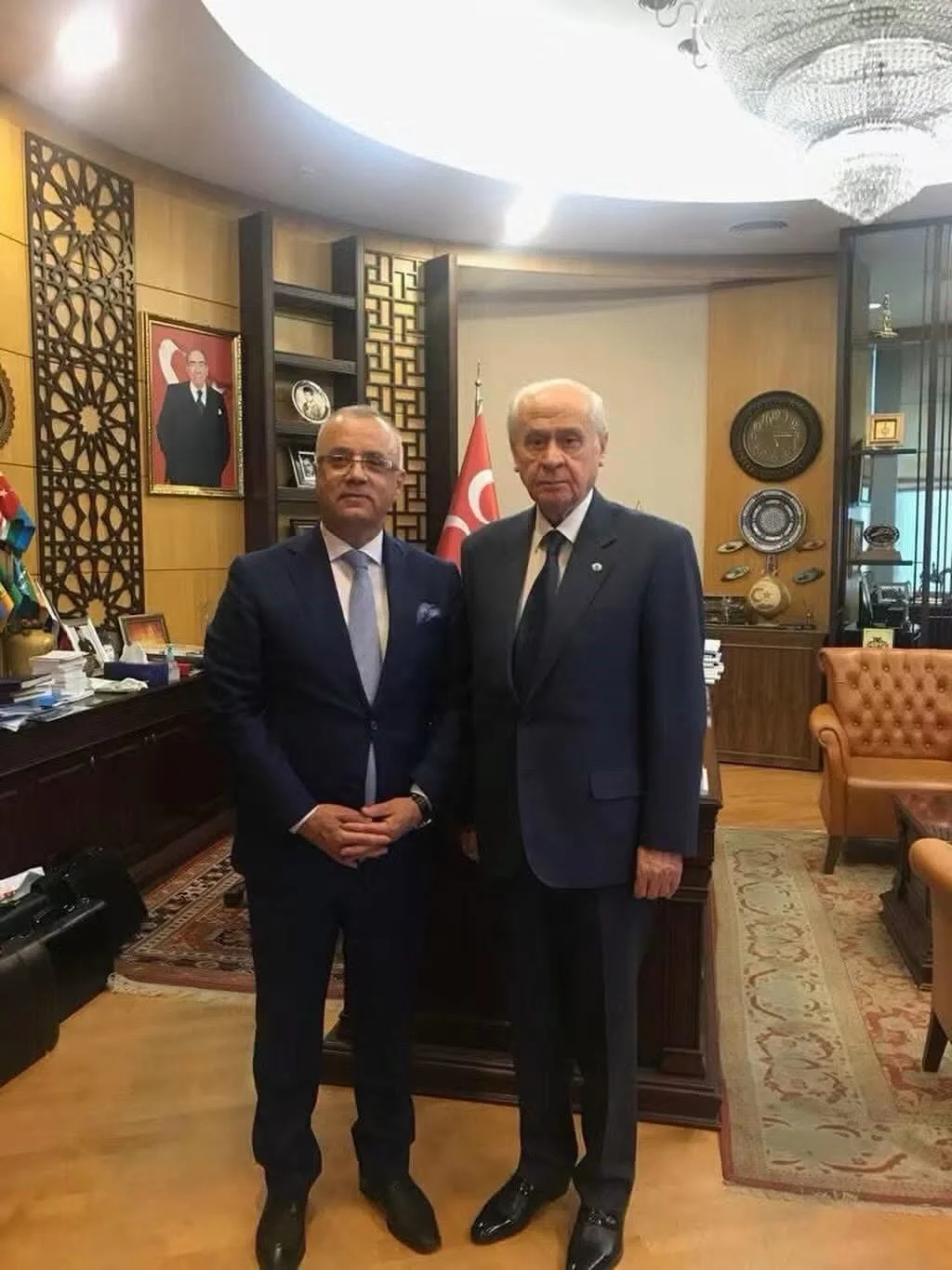 MHP Salihli’de yeni dönem! Zeki Kayda ilçe başkanı oldu