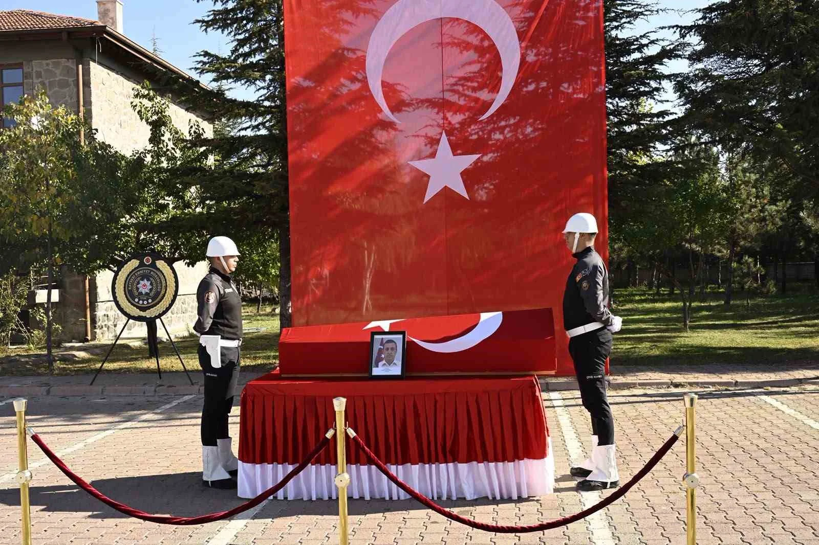 Geçirdiği kaza sonucu hayatını kaybeden polis memuruna son görev