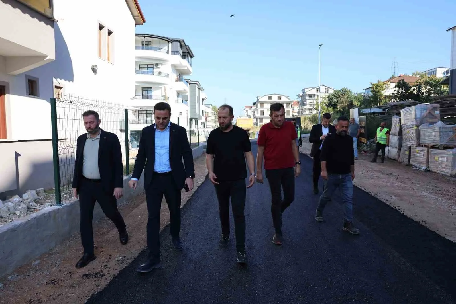Yeşilyurt Mahallesi’nde asfalt çalışmaları sürüyor