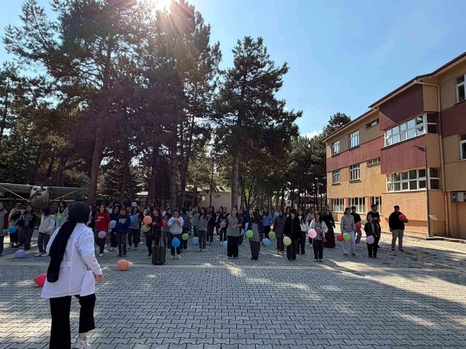 Hitit Üniversitesinden "11 Ekim Dünya Kız Çocukları Günü" etkinliği