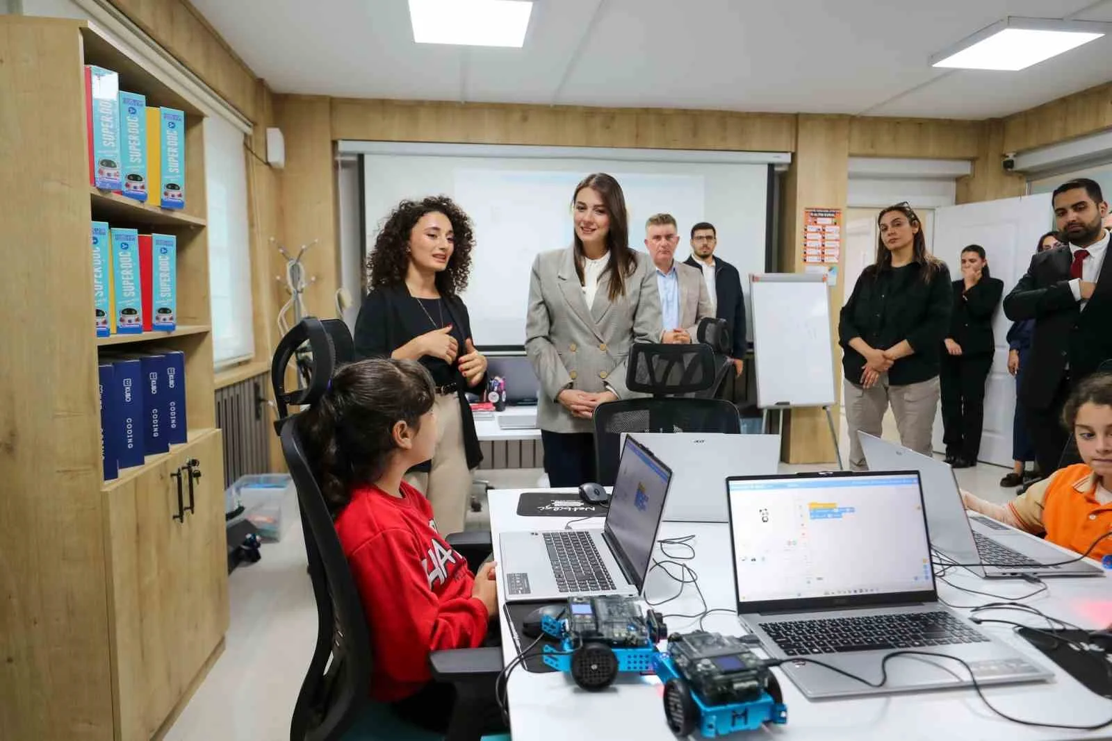 Hatay’da çocuklara robotik kodlama ve tasarım eğitimi verildi