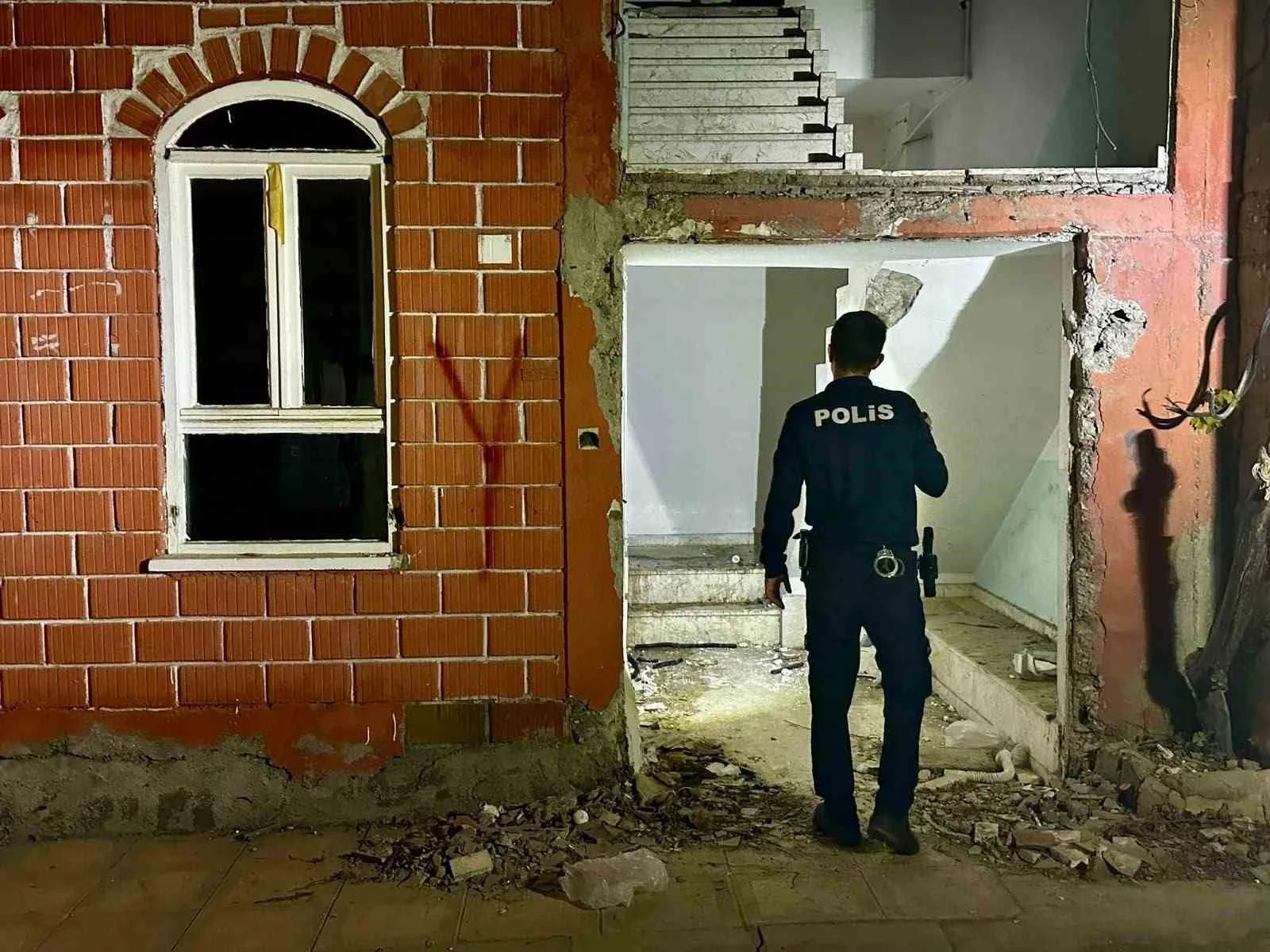Kahramanmaraş’ta okul önlerinde denetim, bin 646 kişi sorgulandı