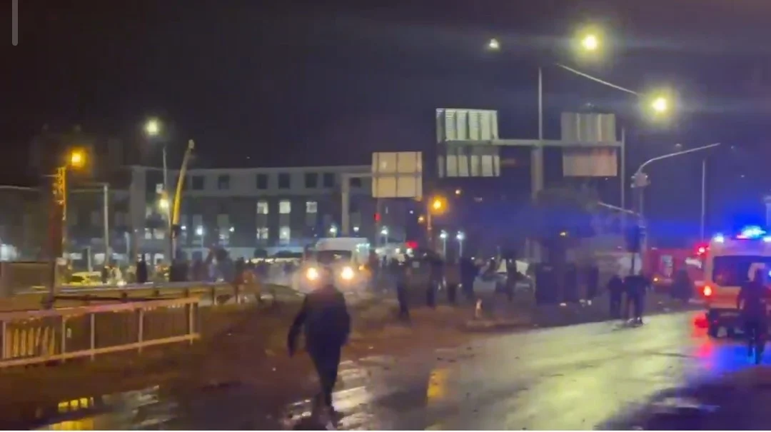 Van’da tır ile otomobil çarpıştı: 1 ölü, 4 yaralı