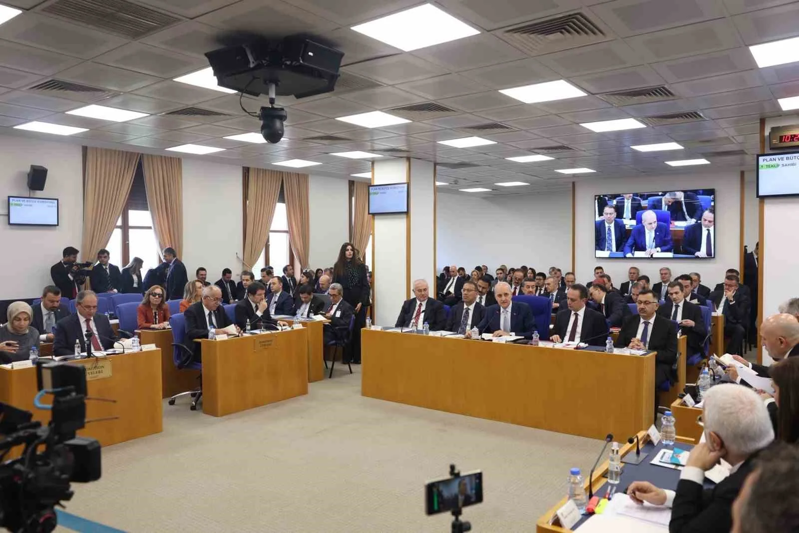 TBMM Plan ve Bütçe Komisyonu’nda önerge tartışması