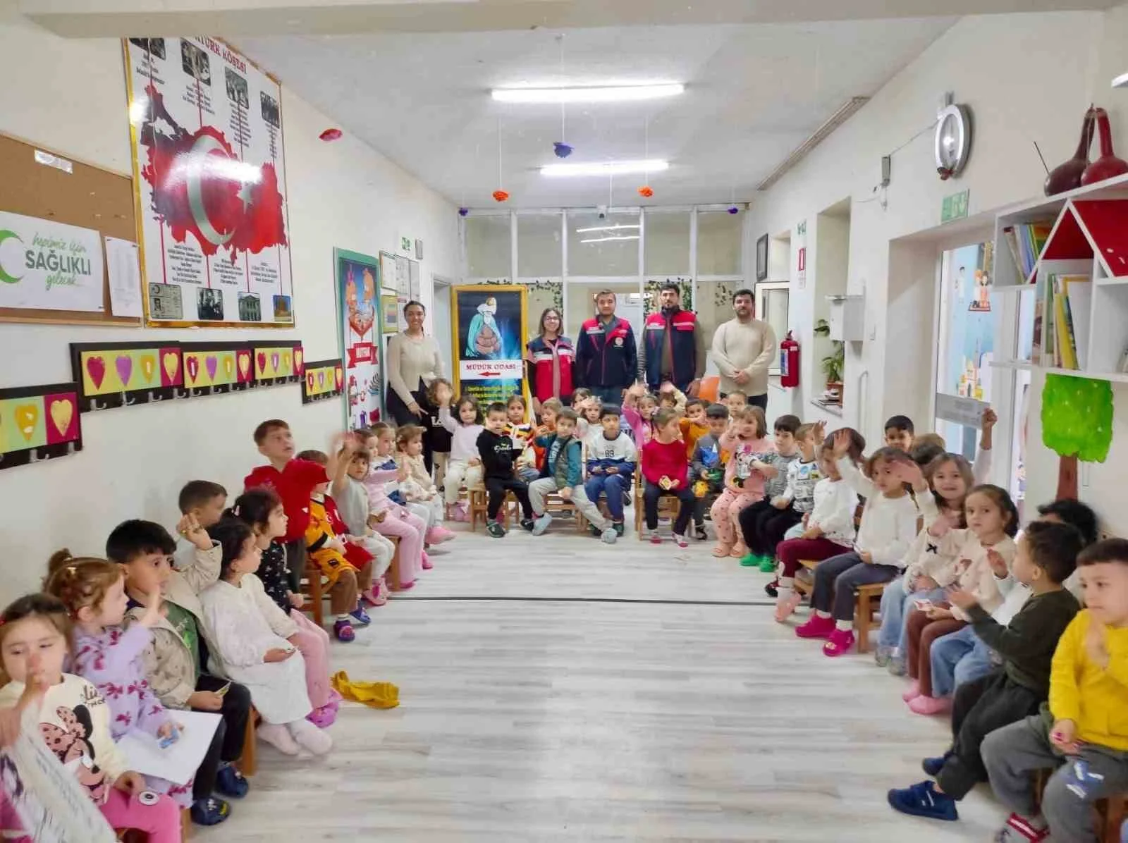 Başmakçı’da minik öğrencilere hayvan sevgisi anlatıldı