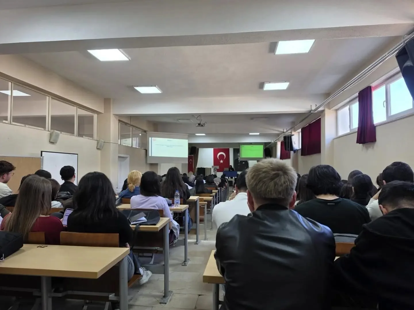 Gediz’de üniversite öğrencilerine güvenli ilişkiler eğitimi