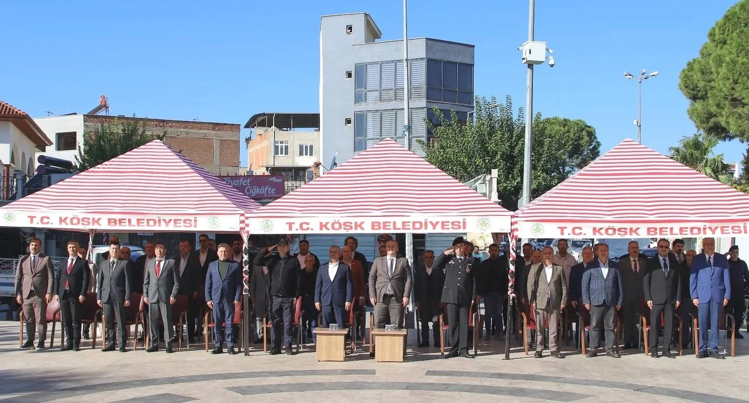 Köşk’te Muhtarlar zeybek oyanayıp günlerini kutladı