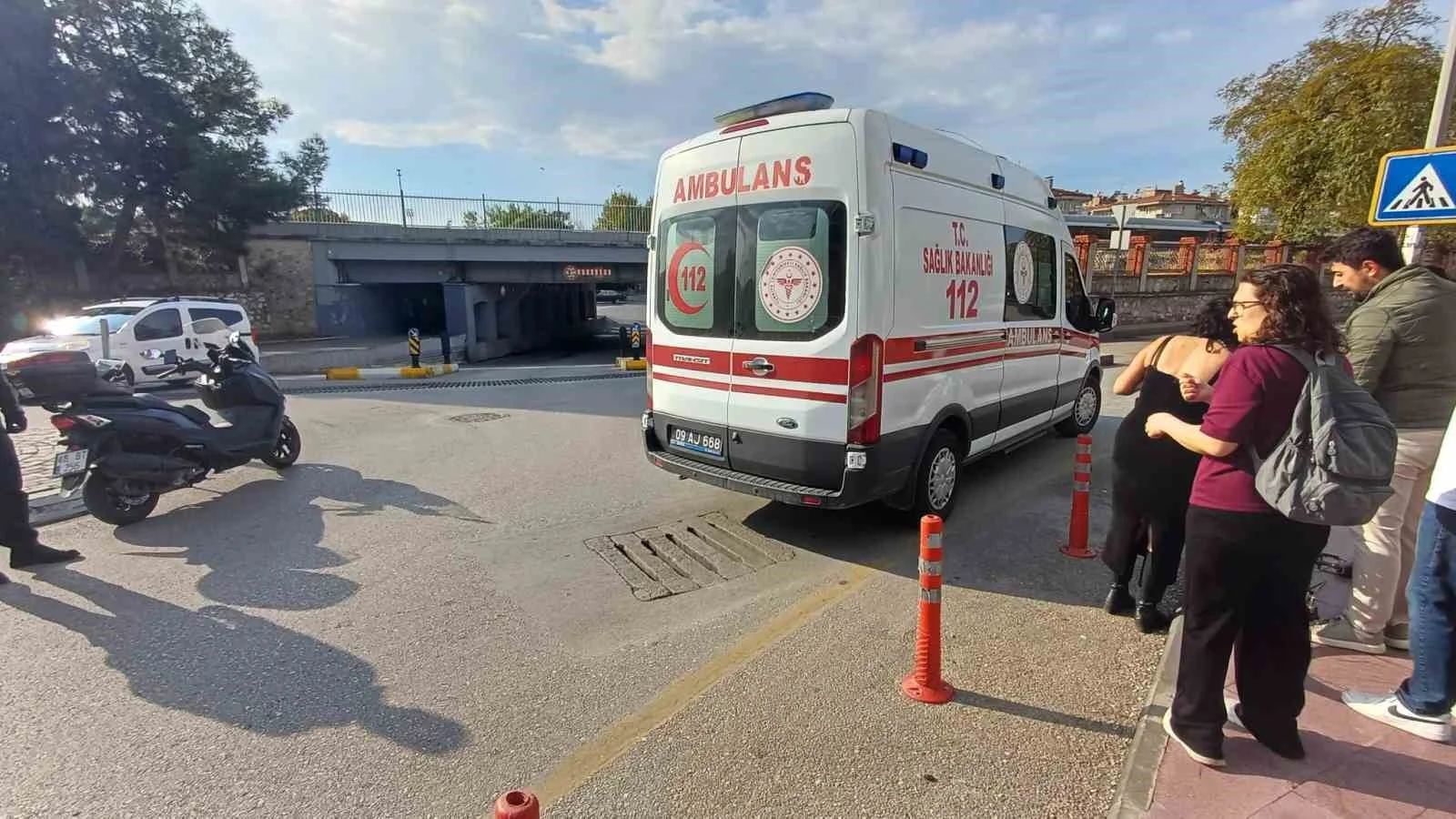 Ön fren kaza getirdi, bisikletiyle takla attı