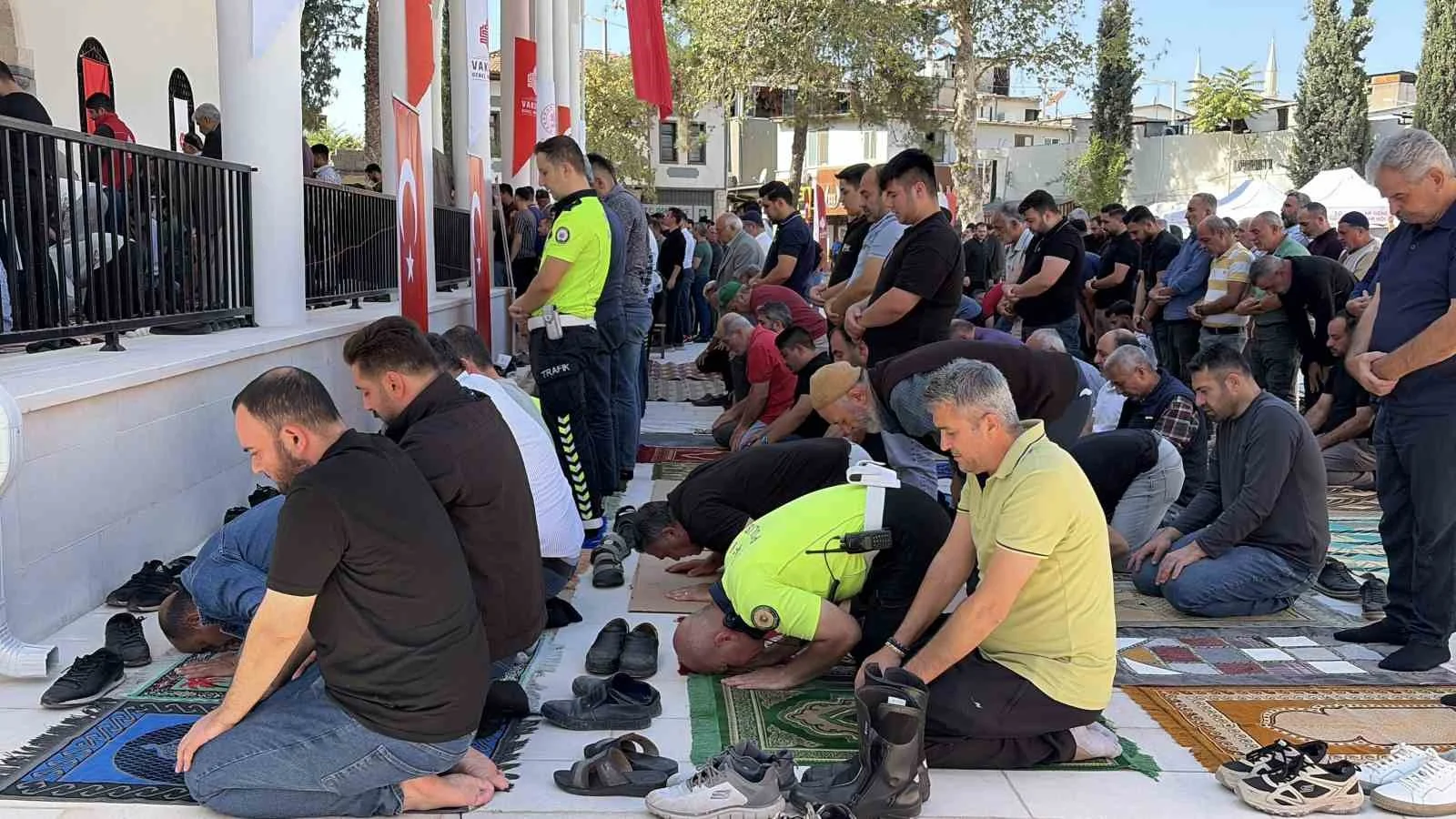 Osmaniye’de tarihi Envar-ul Hamit Camii dualarla yeniden ibadete açıldı