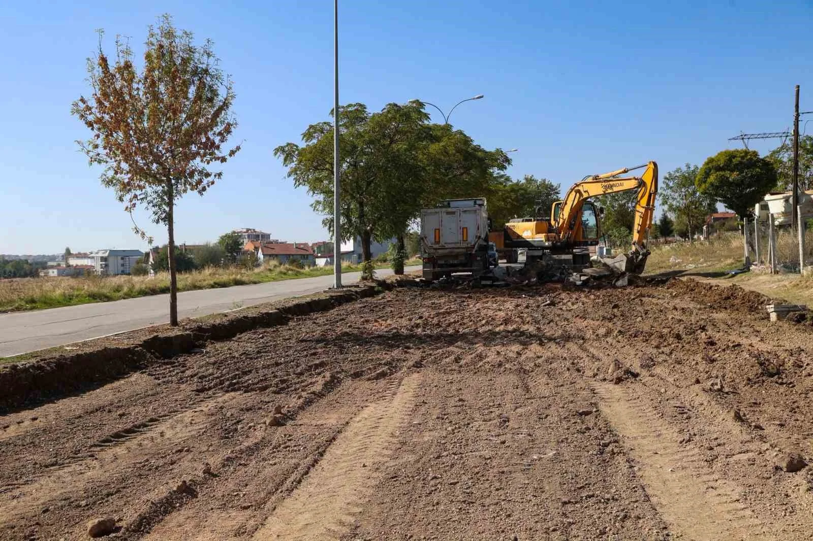 Uşak’ta yol yenileme çalışmaları sürüyor