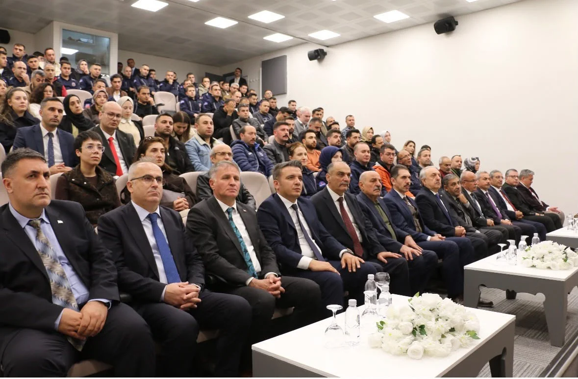 Erzurum Kalkınma Vakfı’ndan Cumhuriyet konferansı