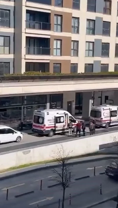 Büyükçekmece’de bir evde cinayet: 2 yaralı, 1 ölü
