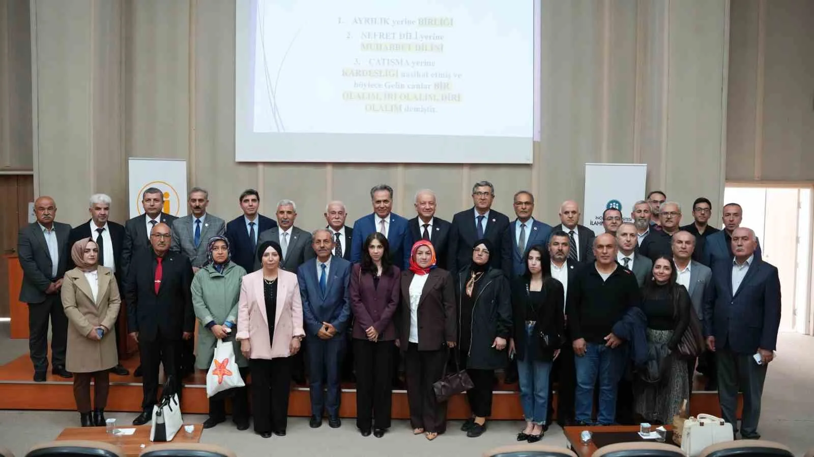 Prof. Dr. Durmuş Boztuğ, Türk irfan geleneğinin tarihsel izlerini anlattı