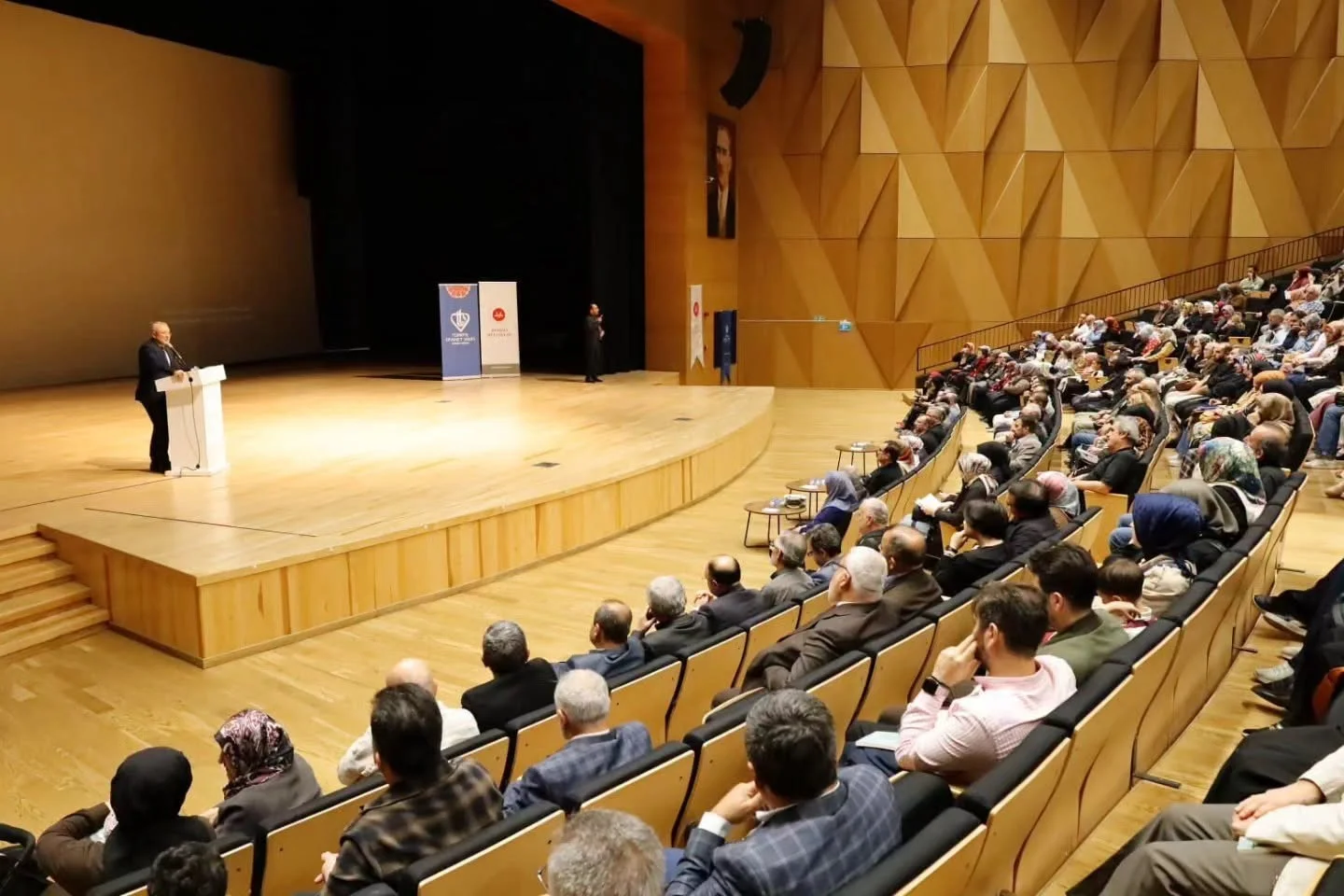 Denizli’de aile ve maneviyat konferansı