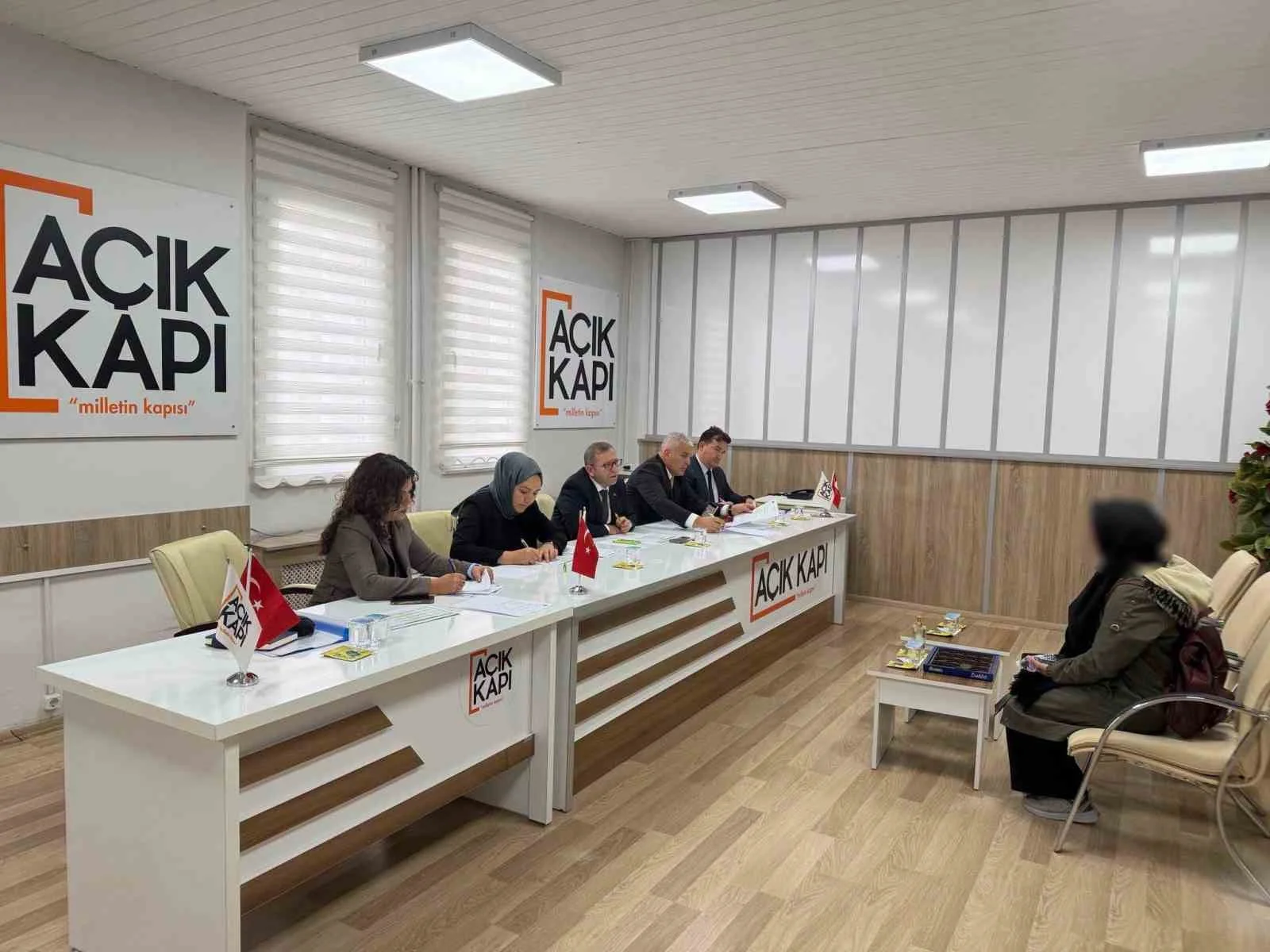 Kars Valisi Ziya Polat vatandaşların taleplerini dinledi