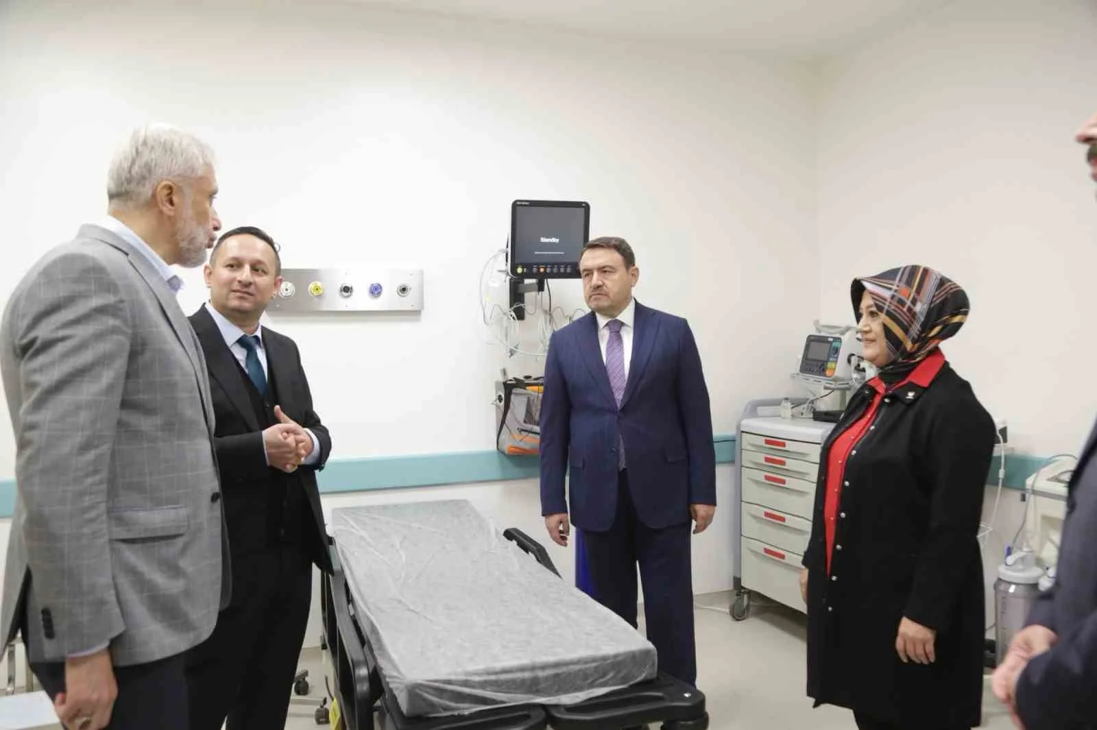 Çavdarhisar Devlet Hastanesi törenle hizmete açıldı