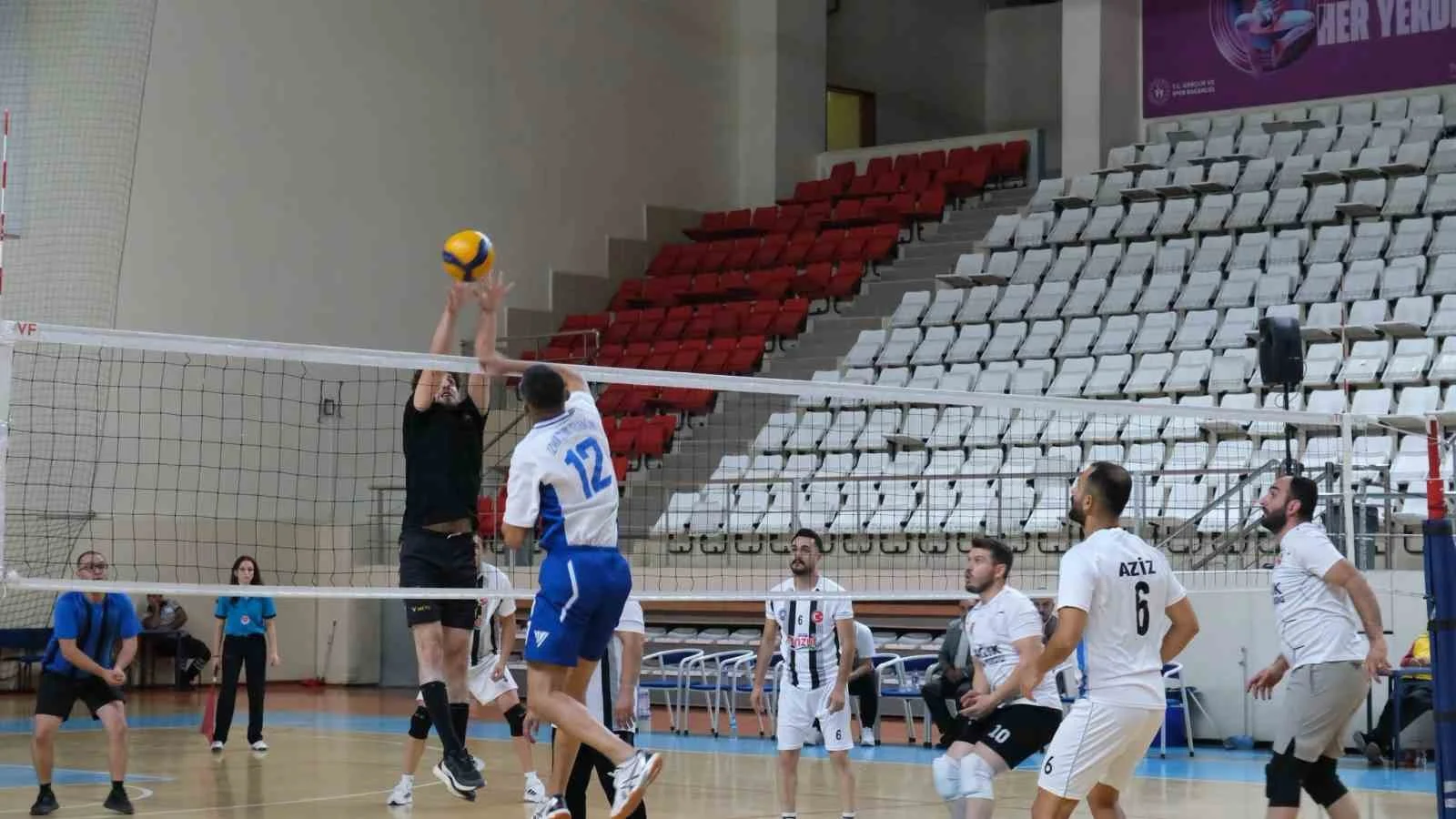 Erzincan’da Kamu Spor Oyunları Voleybol İl Birinciliği başladı