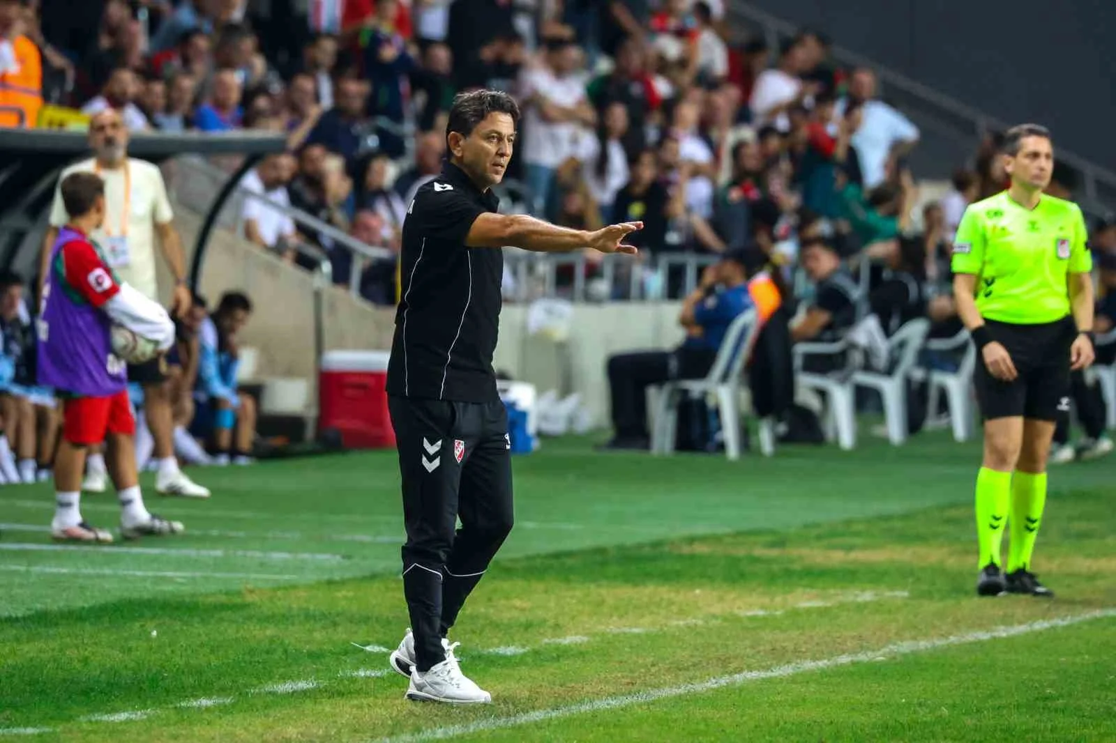 Karşıyaka, ilk iç saha galibiyetini aldı