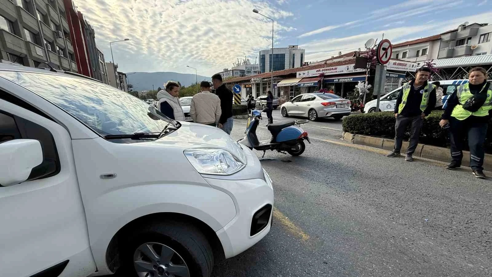 Menteşe’de otomobil ile motosiklet çarpıştı: 1 yaralı