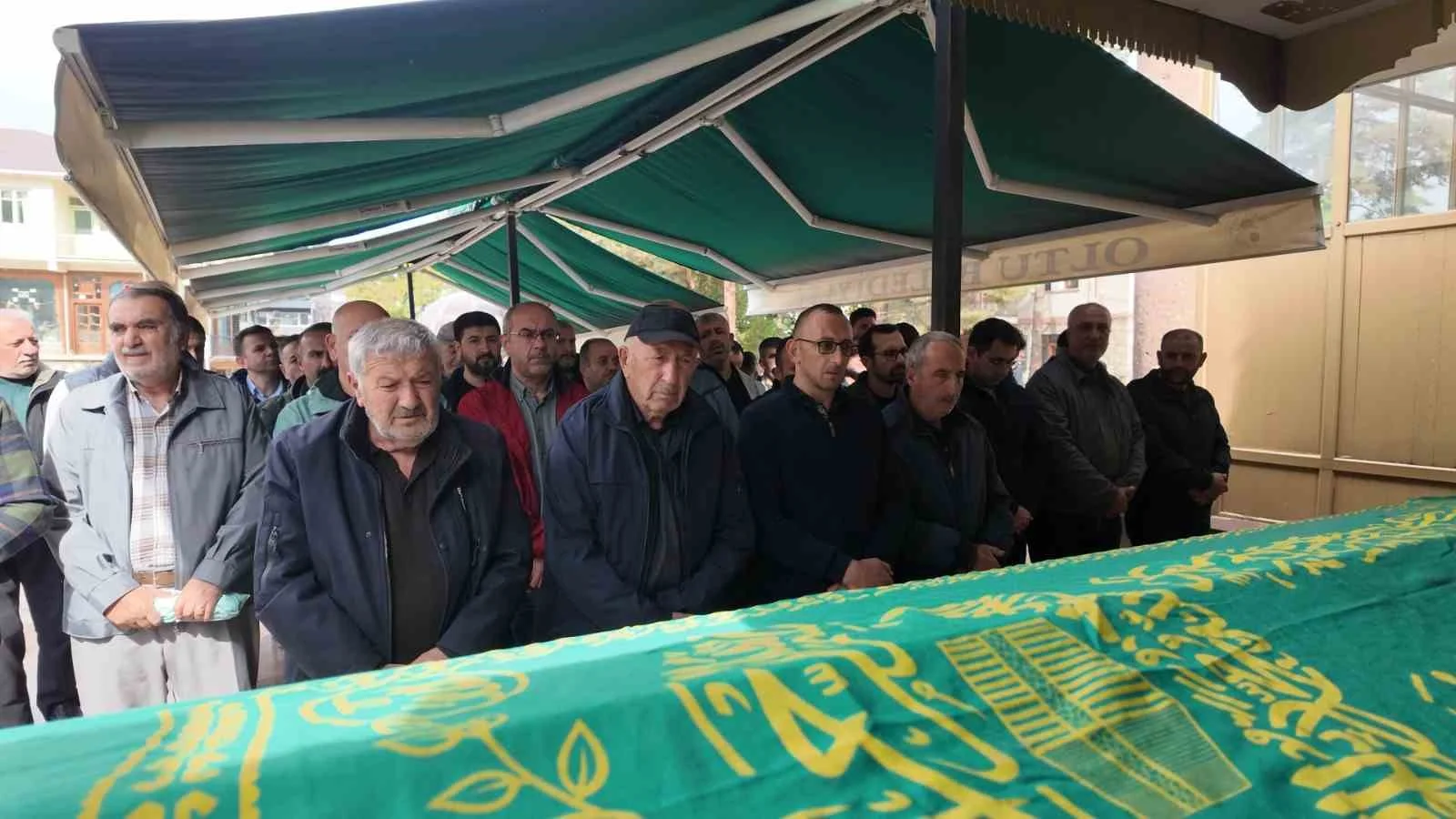 Oltu’nun tanınmış esnafı Abdullah Taşçı son yolculuğuna uğurlandı