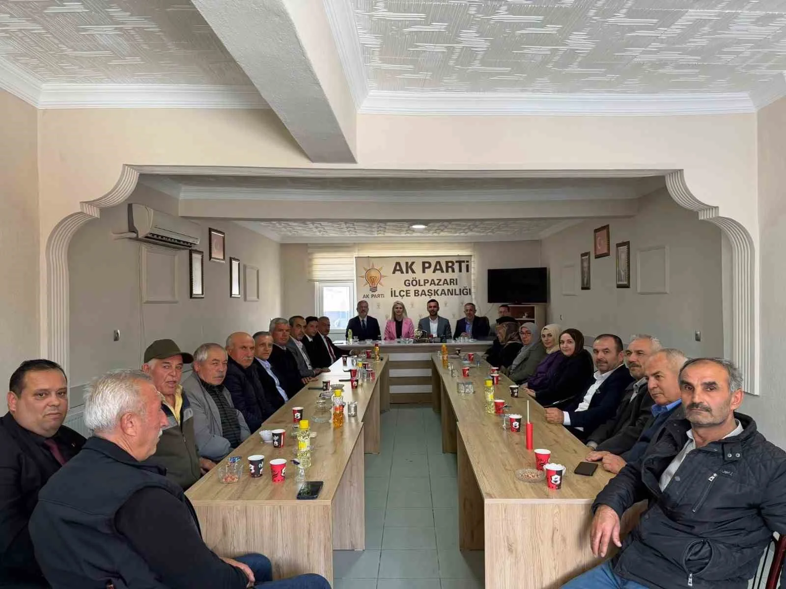 AK Parti Bilecik teşkilatı 5 ilçede sahaya yönelik çalışmaları masaya yatırdı