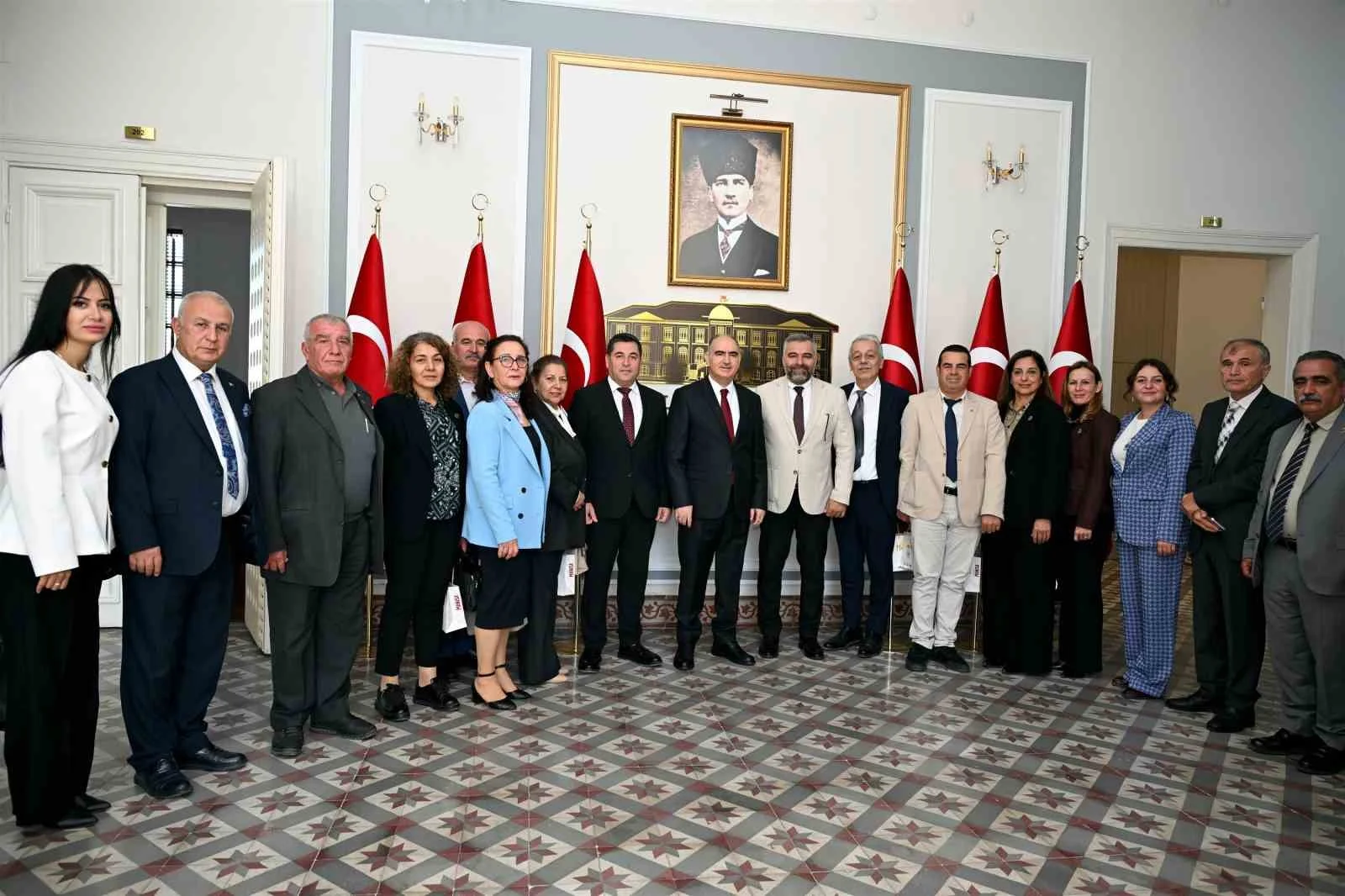 Vali Özkan muhtarların taleplerini dinledi