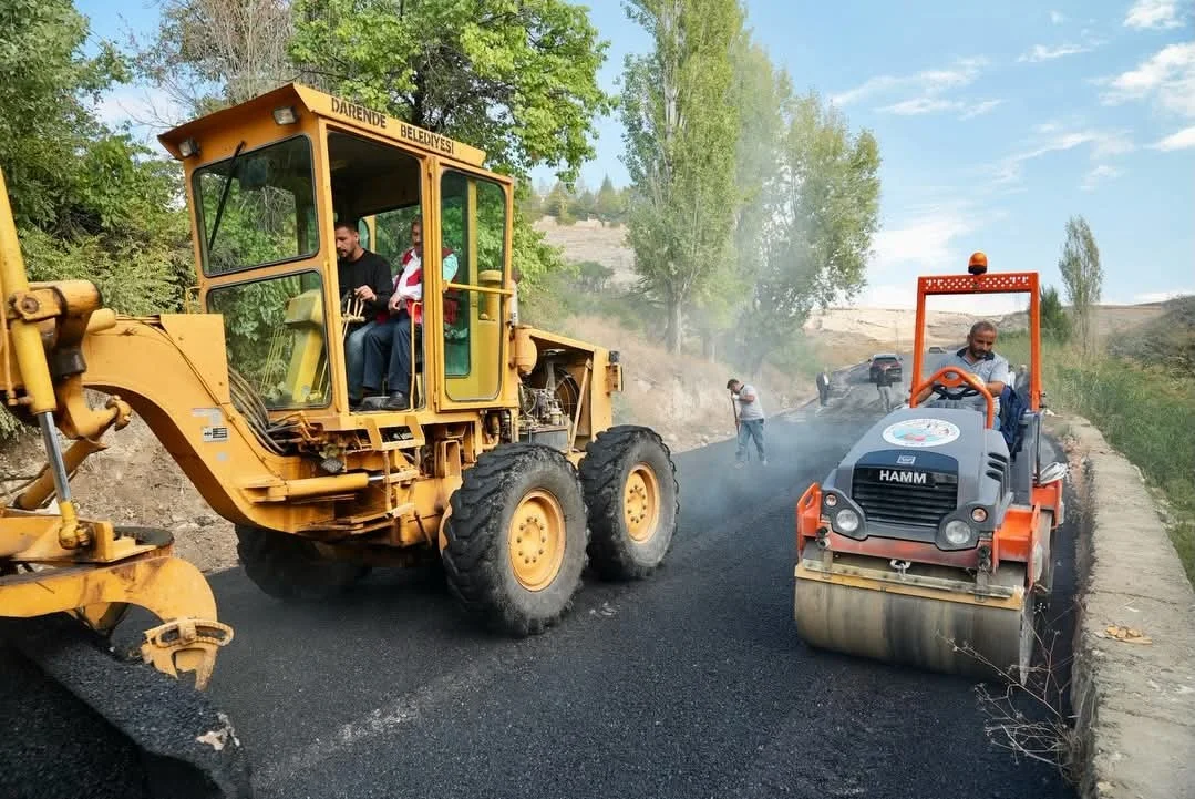 Darende’de asfalt çalışmaları sürüyor